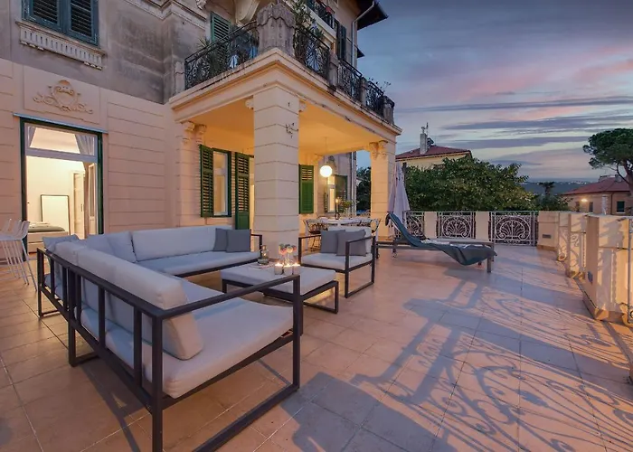 Luxury Seaview Apartment, New Aircon Heating شقة *