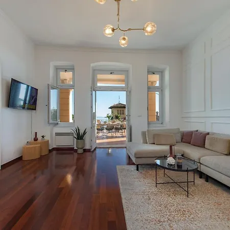 Luxury Seaview Apartment, New Aircons In *