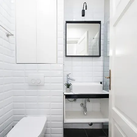 Luxury Seaview Apartment, New Aircons In * 오파티아