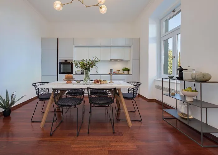 Luxury Seaview Apartment, New Aircon Heating Апартаменты Опатия