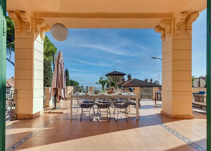 Luxury Seaview Apartment, New Aircon Heating *