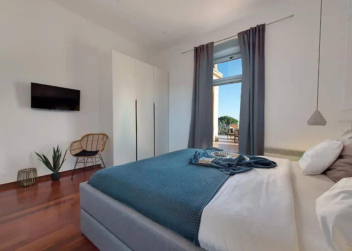 Luxury Seaview Apartment, New Aircon Heating Апартаменты *