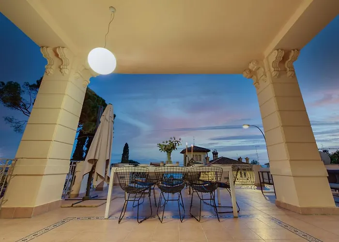 Luxury Seaview Apartment, New Aircon Heating *