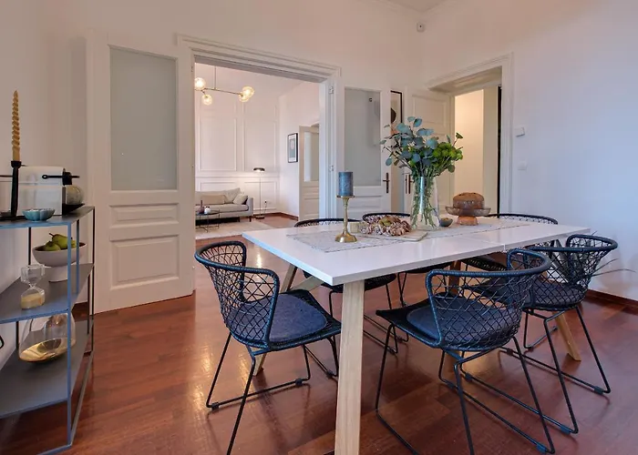 Luxury Seaview Apartment, New Aircon Heating