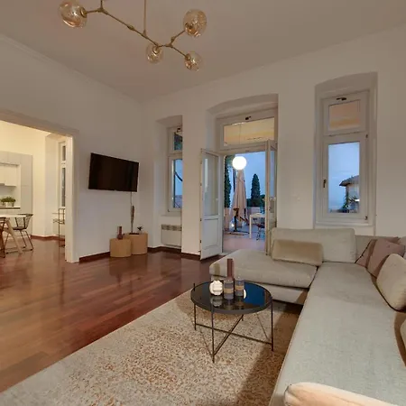 Апартаменти Luxury Seaview