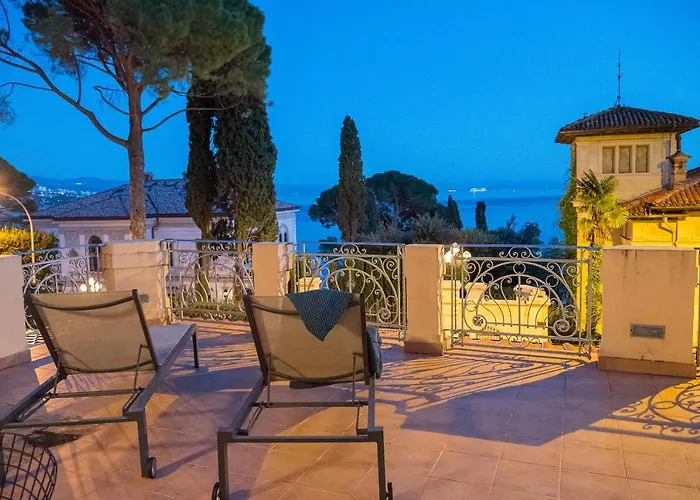 Апартаменты Luxury Seaview Apartment, New Aircon Heating