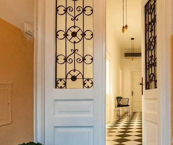 Luxury Seaview Apartment, New Aircon Heating